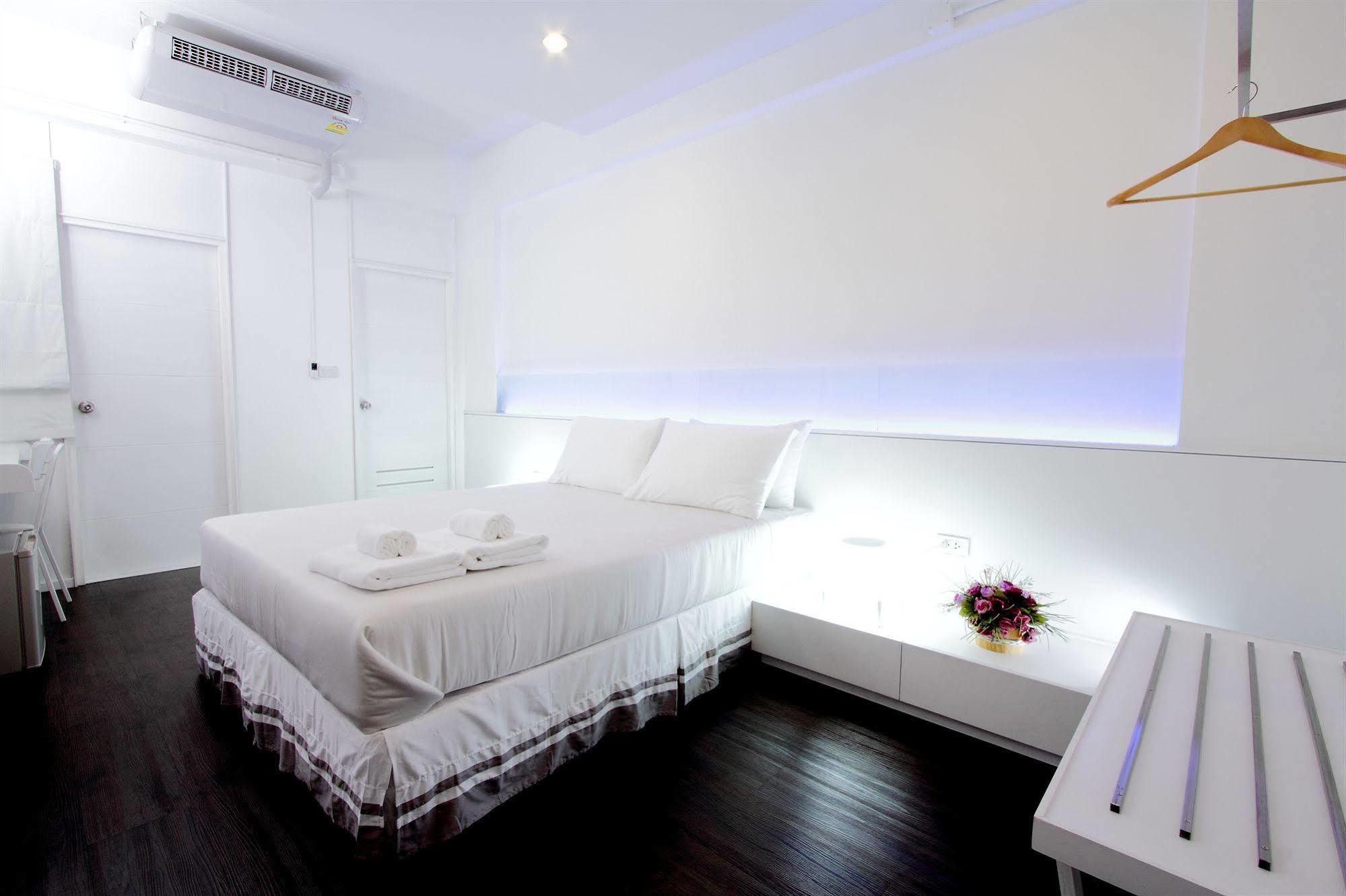 U431 Chaengwattana Hotel Nonthaburi Bagian luar foto