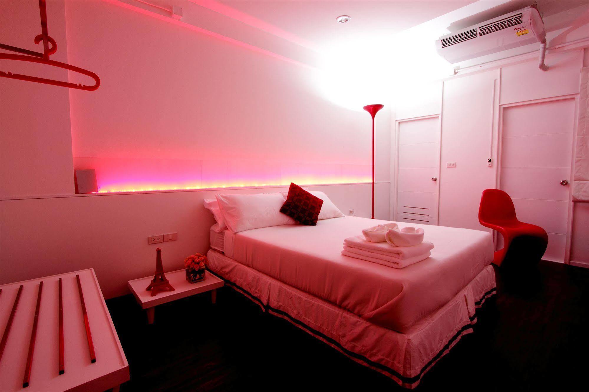 U431 Chaengwattana Hotel Nonthaburi Bagian luar foto