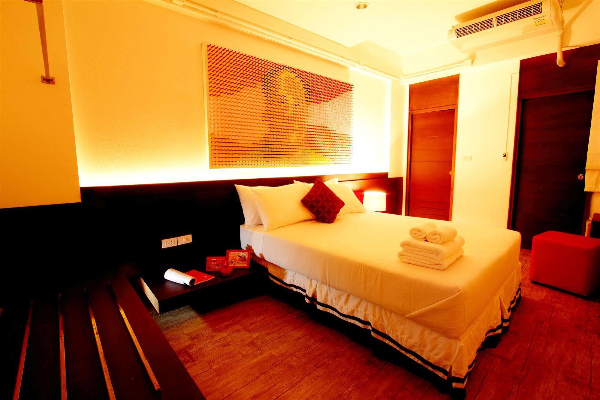 U431 Chaengwattana Hotel Nonthaburi Bagian luar foto
