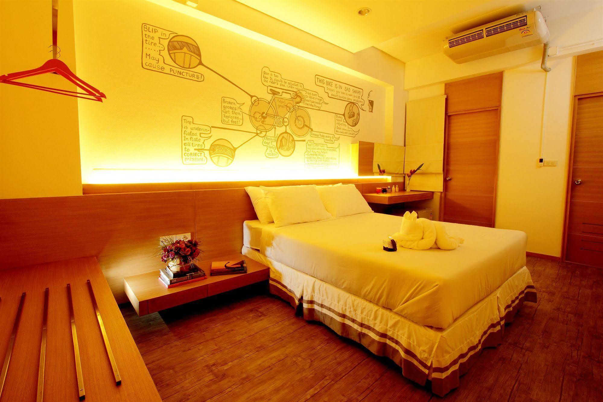 U431 Chaengwattana Hotel Nonthaburi Bagian luar foto